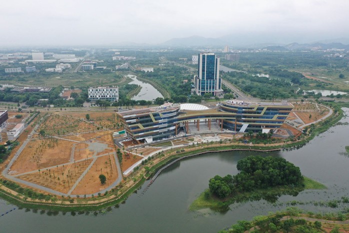 Trung tâm Đổi mới Sáng tạo quốc gia đặt ở Khu Công nghệ cao Hòa Lạc (Hà Nội) là đơn vị dẫn dắt, kết nối về khoa học - công nghệ, đổi mới sáng tạo tại Việt Nam. Ảnh: MINH PHONG Trung tâm Đổi mới Sáng tạo quốc gia đặt ở Khu Công nghệ cao Hòa Lạc (Hà Nội) là đơn vị dẫn dắt, kết nối về khoa học - công nghệ, đổi mới sáng tạo tại Việt Nam. Ảnh: MINH PHONG