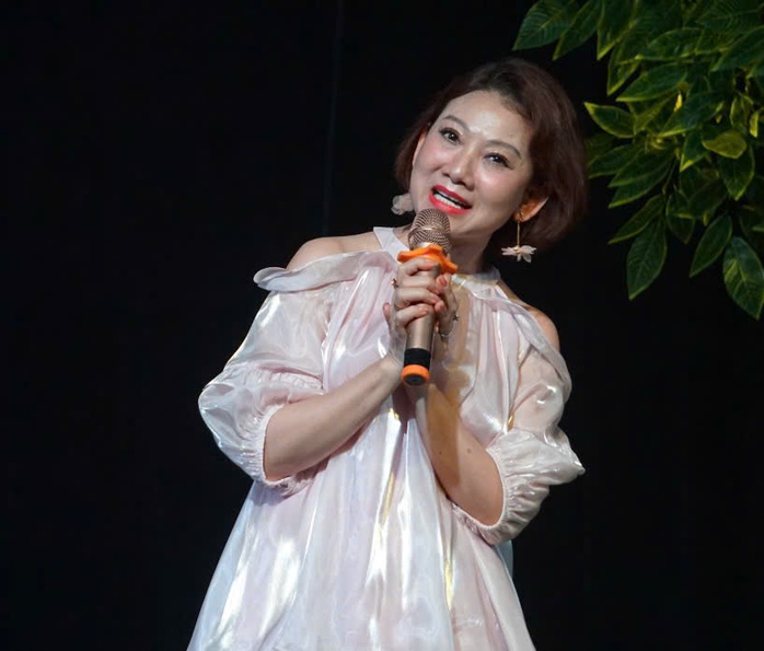 NSND Mỹ Uyên tâm đắc với vở Tết “Cây bút thần” và “Đẹp bất chấp”- Ảnh 4. NSND Mỹ Uyên tâm đắc với vở Tết “Cây bút thần” và “Đẹp bất chấp”- Ảnh 4.