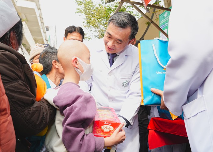 Xúc động phiên chợ Tết giữa TP HCM và Hà Nội, "người mua và người bán" đều đặc biệt - Ảnh 6. Xúc động phiên chợ Tết giữa TP HCM và Hà Nội, "người mua và người bán" đều đặc biệt - Ảnh 6.