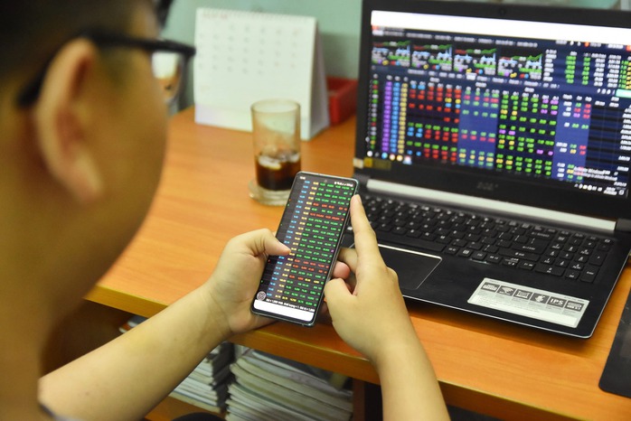 Chứng khoán trước giờ giao dịch, 17-1: Một công ty kinh doanh ô tô càng bán càng lỗ- Ảnh 1. Chứng khoán trước giờ giao dịch, 17-1: Một công ty kinh doanh ô tô càng bán càng lỗ- Ảnh 1.