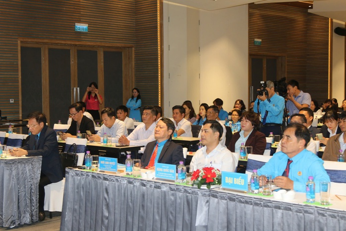 LĐLĐ Nha Trang: Biểu dương 24 đảng viên tiêu biểu- Ảnh 5. LĐLĐ Nha Trang: Biểu dương 24 đảng viên tiêu biểu- Ảnh 5.