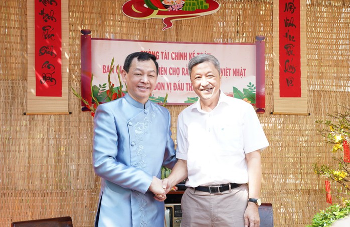Có một đường hoa đẹp bên trong Bệnh viện Chợ Rẫy- Ảnh 5. Có một đường hoa đẹp bên trong Bệnh viện Chợ Rẫy- Ảnh 5.
