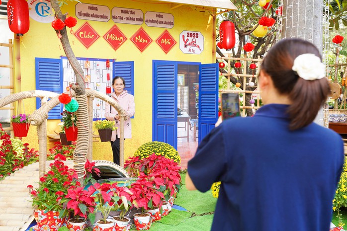 Có một đường hoa đẹp bên trong Bệnh viện Chợ Rẫy- Ảnh 8. Có một đường hoa đẹp bên trong Bệnh viện Chợ Rẫy- Ảnh 8.