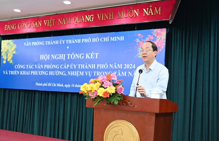 Phó Bí thư Thường trực Thành ủy TP HCM Nguyễn Hồ Hải phát biểu tại hội nghị Phó Bí thư Thường trực Thành ủy TP HCM Nguyễn Hồ Hải phát biểu tại hội nghị