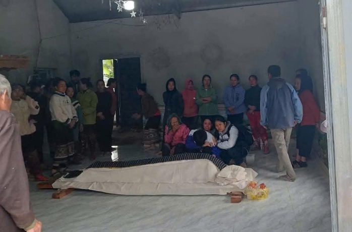 Rủ nhau làm cây nêu chơi Tết, 3 người bị điện giật thương vong- Ảnh 2. Rủ nhau làm cây nêu chơi Tết, 3 người bị điện giật thương vong- Ảnh 2.