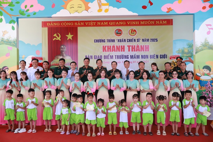 Khởi động chương trình Xuân Chiến sĩ năm 2025- Ảnh 5. Khởi động chương trình Xuân Chiến sĩ năm 2025- Ảnh 5.