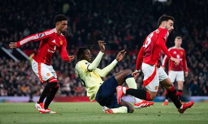 Man United dần cân bằng giữa công và thủ trên hành trình trở lại. Ảnh: Manutd.com Man United dần cân bằng giữa công và thủ trên hành trình trở lại. Ảnh: Manutd.com