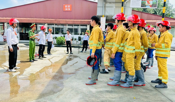 Lý do số vụ cháy ở Bình Dương giảm sâu- Ảnh 2. Lý do số vụ cháy ở Bình Dương giảm sâu- Ảnh 2.