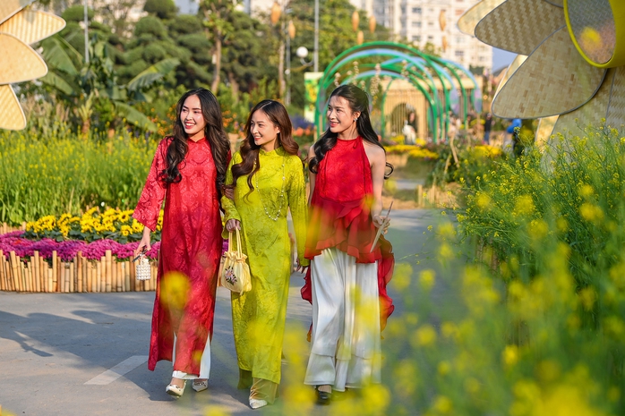 Bản hòa ca Tết Việt chính thức ngân lên tại Home Hanoi Xuan 2025- Ảnh 6. Bản hòa ca Tết Việt chính thức ngân lên tại Home Hanoi Xuan 2025- Ảnh 6.