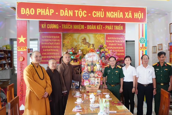 Khởi động chương trình Xuân Chiến sĩ năm 2025- Ảnh 4. Khởi động chương trình Xuân Chiến sĩ năm 2025- Ảnh 4.