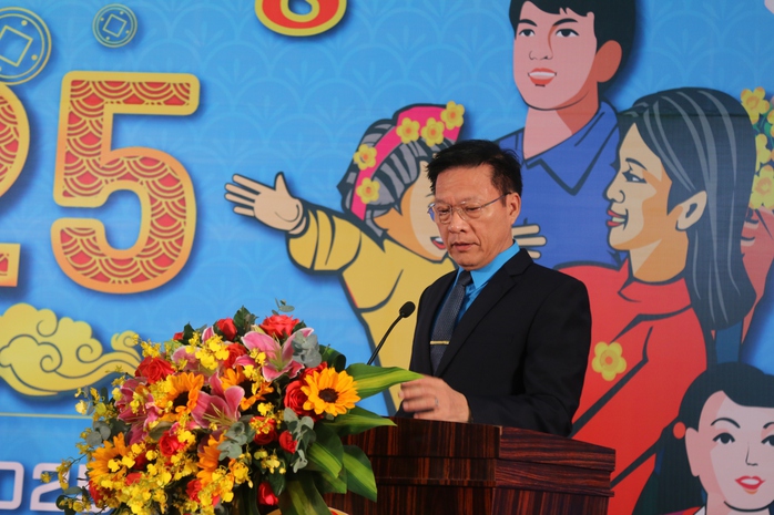 Hơn 1.000 đoàn viên, người lao động vui “Tết sum vầy”- Ảnh 1. Hơn 1.000 đoàn viên, người lao động vui “Tết sum vầy”- Ảnh 1.