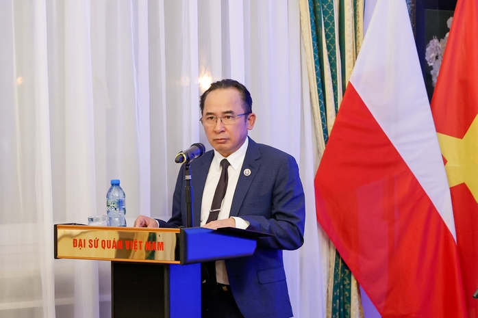 Đưa cộng đồng người Việt thành dân tộc thiểu số tại Ba Lan- Ảnh 8. Đưa cộng đồng người Việt thành dân tộc thiểu số tại Ba Lan- Ảnh 8.