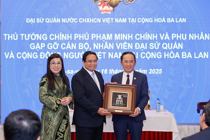 Đưa cộng đồng người Việt thành dân tộc thiểu số tại Ba Lan- Ảnh 13. Đưa cộng đồng người Việt thành dân tộc thiểu số tại Ba Lan- Ảnh 13.