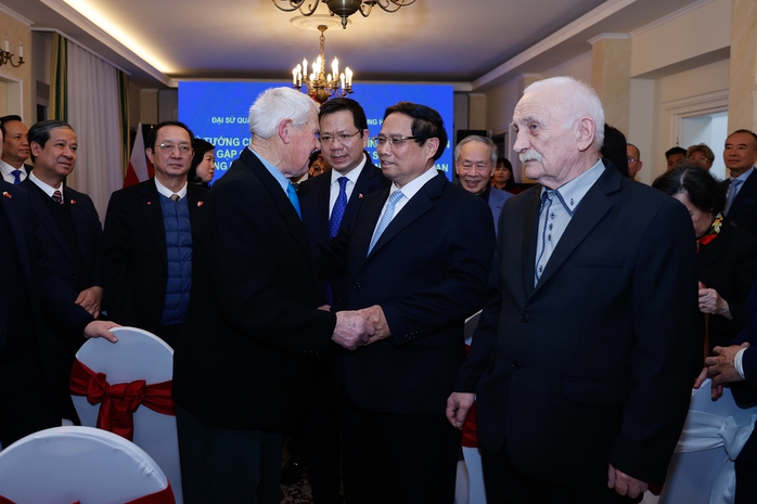 Đưa cộng đồng người Việt thành dân tộc thiểu số tại Ba Lan- Ảnh 10. Đưa cộng đồng người Việt thành dân tộc thiểu số tại Ba Lan- Ảnh 10.