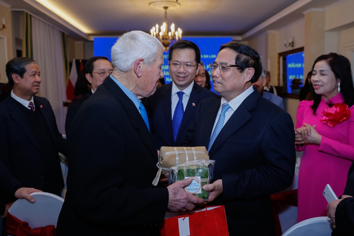Đưa cộng đồng người Việt thành dân tộc thiểu số tại Ba Lan- Ảnh 11. Đưa cộng đồng người Việt thành dân tộc thiểu số tại Ba Lan- Ảnh 11.