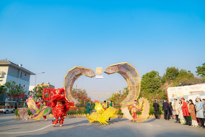 Bản hòa ca Tết Việt chính thức ngân lên tại Home Hanoi Xuan 2025- Ảnh 4. Bản hòa ca Tết Việt chính thức ngân lên tại Home Hanoi Xuan 2025- Ảnh 4.