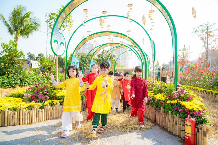 Bản hòa ca Tết Việt chính thức ngân lên tại Home Hanoi Xuan 2025- Ảnh 7. Bản hòa ca Tết Việt chính thức ngân lên tại Home Hanoi Xuan 2025- Ảnh 7.