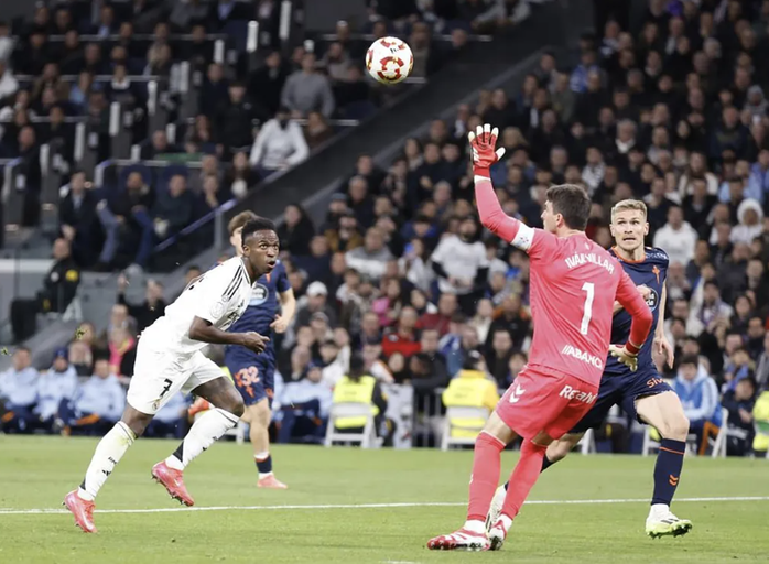 Real Madrid chật vật 120 phút, giành vé tứ kết Cúp Nhà vua- Ảnh 3. Real Madrid chật vật 120 phút, giành vé tứ kết Cúp Nhà vua- Ảnh 3.