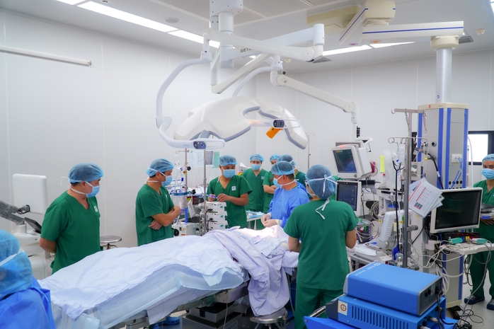 Người đàn ông ung thư gan được hồi sinh nhờ gan của người cháu- Ảnh 1. Người đàn ông ung thư gan được hồi sinh nhờ gan của người cháu- Ảnh 1.