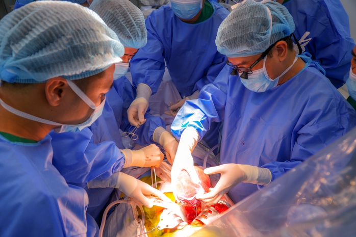 Người đàn ông ung thư gan được hồi sinh nhờ gan của người cháu- Ảnh 2. Người đàn ông ung thư gan được hồi sinh nhờ gan của người cháu- Ảnh 2.