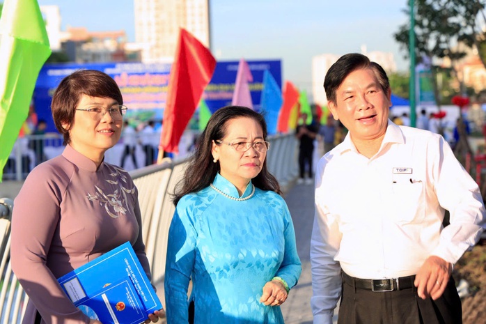 TP HCM: Món quà Tết đặc biệt cho người dân quận 5- Ảnh 5. TP HCM: Món quà Tết đặc biệt cho người dân quận 5- Ảnh 5.