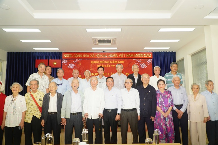 Sở Ngoại vụ TP HCM họp mặt cán bộ hưu trí- Ảnh 4. Sở Ngoại vụ TP HCM họp mặt cán bộ hưu trí- Ảnh 4.