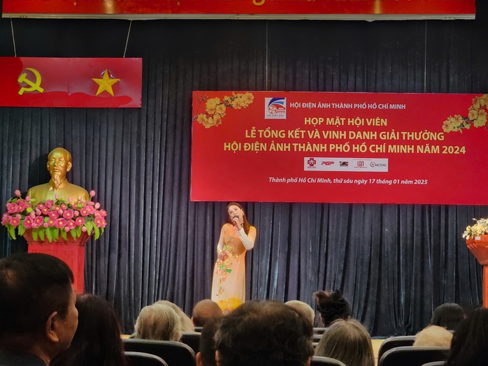 Phim về thời niên thiếu của Bác Hồ thắng giải- Ảnh 9. Phim về thời niên thiếu của Bác Hồ thắng giải- Ảnh 9.