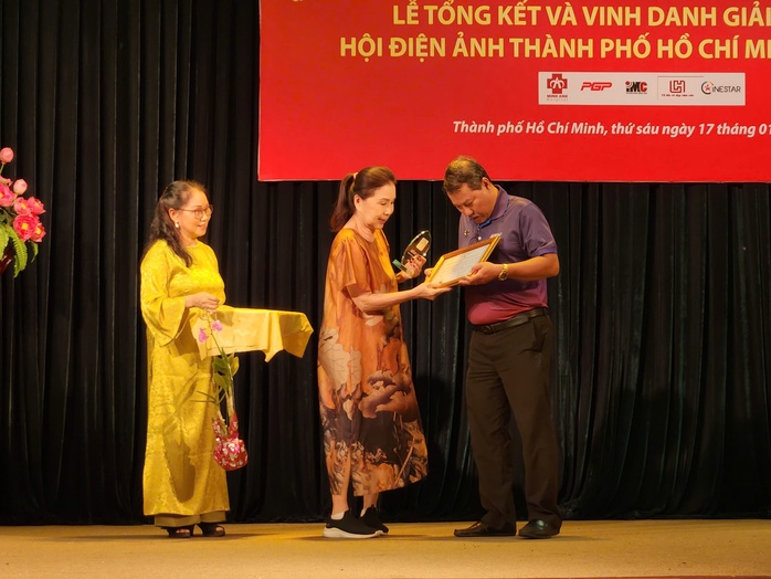 Phim về thời niên thiếu của Bác Hồ thắng giải- Ảnh 5. Phim về thời niên thiếu của Bác Hồ thắng giải- Ảnh 5.