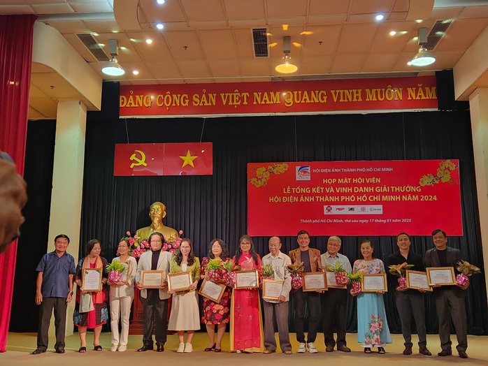 Phim về thời niên thiếu của Bác Hồ thắng giải- Ảnh 8. Phim về thời niên thiếu của Bác Hồ thắng giải- Ảnh 8.
