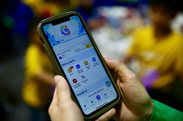 Công nhân, cán bộ Công đoàn TP HCM tiếp cận App Công dân số- Ảnh 1. Công nhân, cán bộ Công đoàn TP HCM tiếp cận App Công dân số- Ảnh 1.