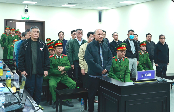 Gây thất thoát 308 tỉ đồng, cựu Chủ tịch UBND tỉnh Bình Thuận bị đề nghị 6-7 năm tù- Ảnh 1. Gây thất thoát 308 tỉ đồng, cựu Chủ tịch UBND tỉnh Bình Thuận bị đề nghị 6-7 năm tù- Ảnh 1.
