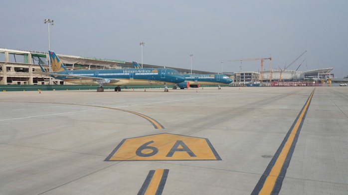 Các vị trí đỗ tàu bay mới đưa vào khai thác thuộc Dự án Mở rộng Nhà ga T2 Nội Bài (2) Các vị trí đỗ tàu bay mới đưa vào khai thác thuộc Dự án Mở rộng Nhà ga T2 Nội Bài (2)