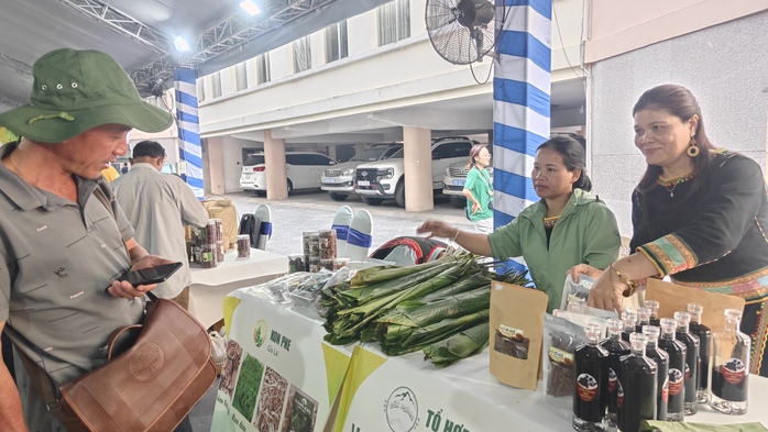 Độc đáo phiên chợ Tết của đồng bào thiểu số tại TP HCM- Ảnh 4. Độc đáo phiên chợ Tết của đồng bào thiểu số tại TP HCM- Ảnh 4.