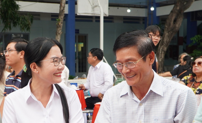Một phường ở TP HCM làm 81 mâm cơm Tết, mời người dân đến họp mặt- Ảnh 2. Một phường ở TP HCM làm 81 mâm cơm Tết, mời người dân đến họp mặt- Ảnh 2.