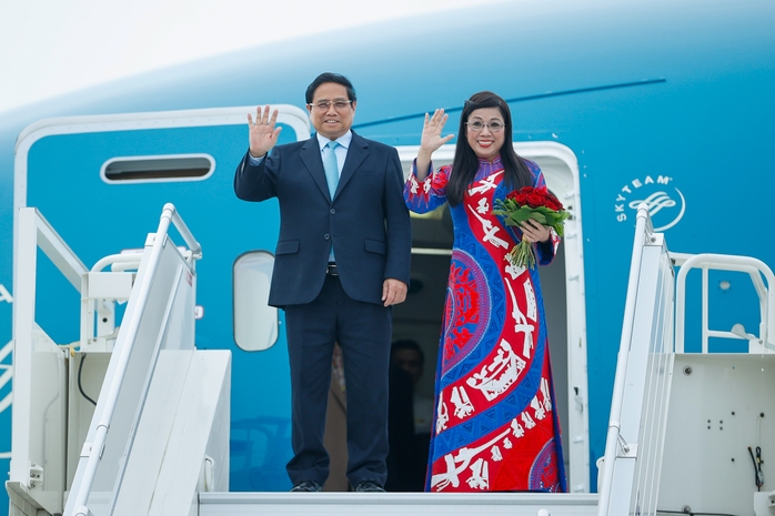 Thủ tướng Phạm Minh Chính tới Prague, bắt đầu thăm chính thức Czech- Ảnh 1. Thủ tướng Phạm Minh Chính tới Prague, bắt đầu thăm chính thức Czech- Ảnh 1.
