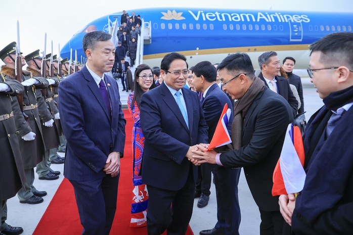 Thủ tướng Phạm Minh Chính tới Prague, bắt đầu thăm chính thức Czech- Ảnh 3. Thủ tướng Phạm Minh Chính tới Prague, bắt đầu thăm chính thức Czech- Ảnh 3.