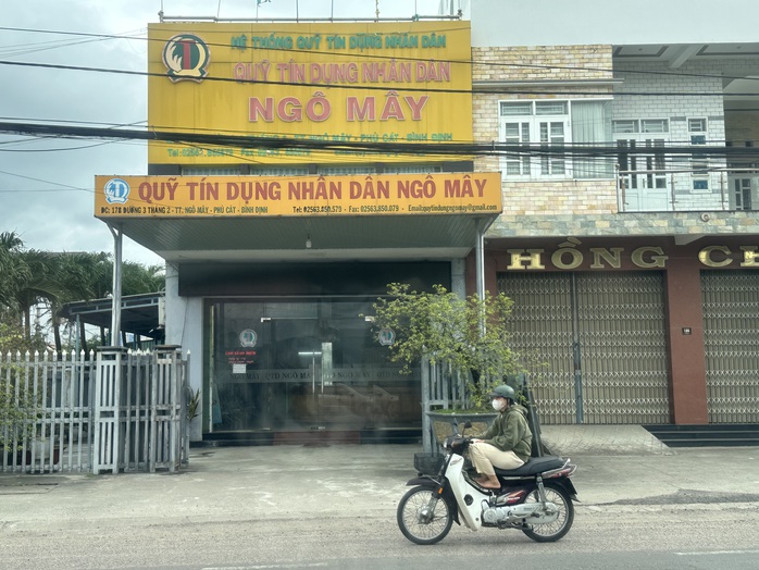 Miễn nhiệm chủ tịch và nữ thành viên HĐQT “mây mưa” trong phòng làm việc- Ảnh 1. Miễn nhiệm chủ tịch và nữ thành viên HĐQT “mây mưa” trong phòng làm việc- Ảnh 1.