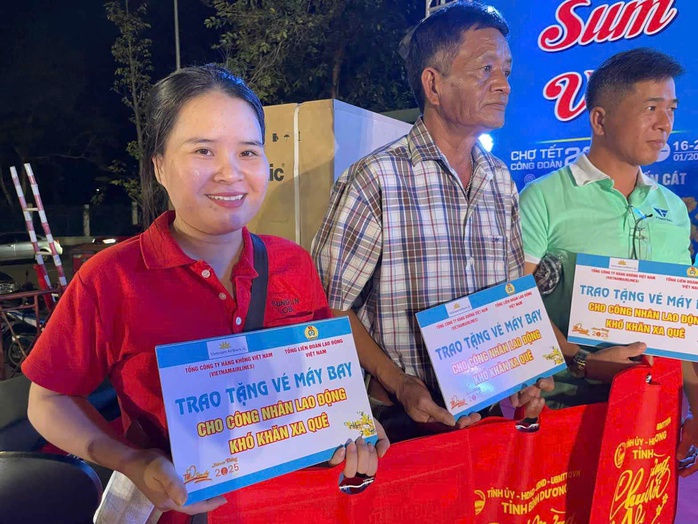 Ấn tượng chuỗi hoạt động chăm lo Tết tại Bình Dương- Ảnh 5. Ấn tượng chuỗi hoạt động chăm lo Tết tại Bình Dương- Ảnh 5.