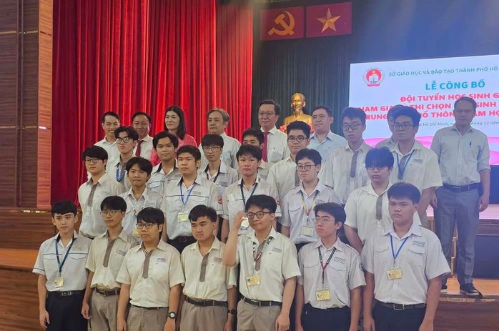 TP HCM lập kỳ tích trong kỳ thi học sinh giỏi quốc gia- Ảnh 1. TP HCM lập kỳ tích trong kỳ thi học sinh giỏi quốc gia- Ảnh 1.