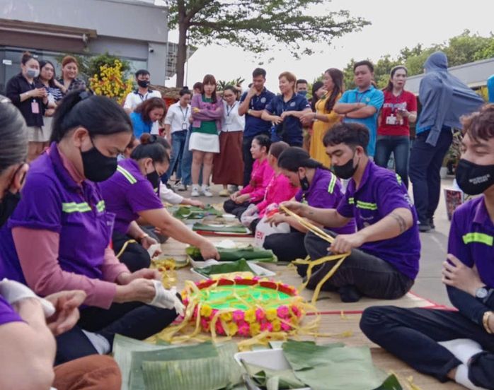 Tưng bừng lo Tết cho công nhân ở Bình Dương- Ảnh 5. Tưng bừng lo Tết cho công nhân ở Bình Dương- Ảnh 5.