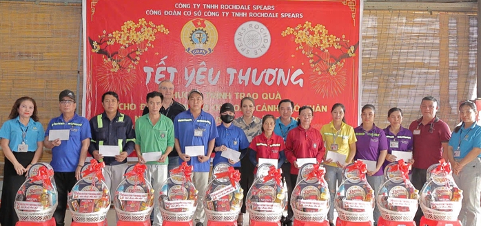 Tưng bừng lo Tết cho công nhân ở Bình Dương- Ảnh 8. Tưng bừng lo Tết cho công nhân ở Bình Dương- Ảnh 8.