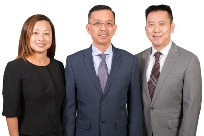 "Vua rác" gốc Việt David Duong (giữa) và các lãnh đạo của California Waste Solutions. Ảnh: CWS "Vua rác" gốc Việt David Duong (giữa) và các lãnh đạo của California Waste Solutions. Ảnh: CWS