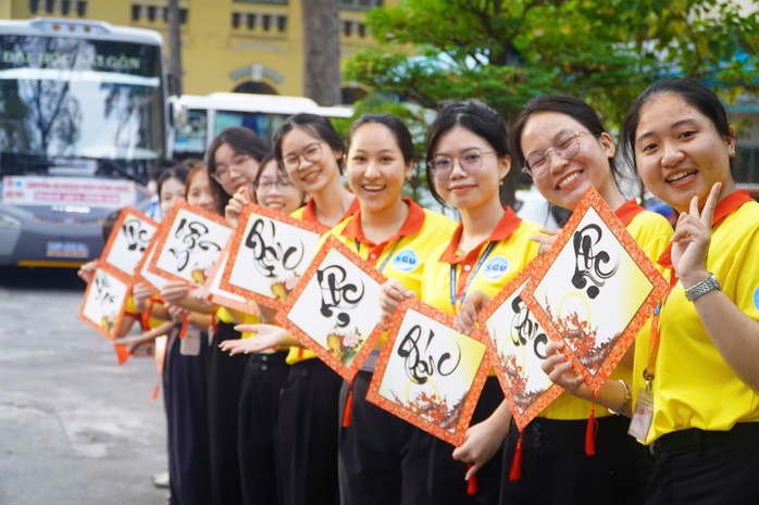 Buổi sáng đong đầy yêu thương ở TP HCM - Ảnh 11. Buổi sáng đong đầy yêu thương ở TP HCM - Ảnh 11.