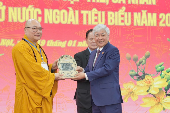 Vinh danh các kiều bào tiêu biểu- Ảnh 8. Vinh danh các kiều bào tiêu biểu- Ảnh 8.