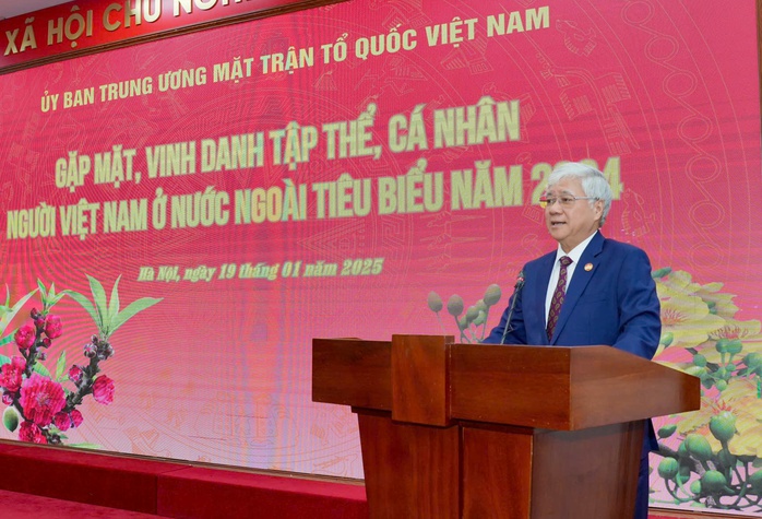Vinh danh các kiều bào tiêu biểu- Ảnh 4. Vinh danh các kiều bào tiêu biểu- Ảnh 4.
