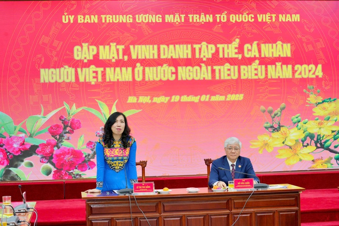 Vinh danh các kiều bào tiêu biểu- Ảnh 5. Vinh danh các kiều bào tiêu biểu- Ảnh 5.