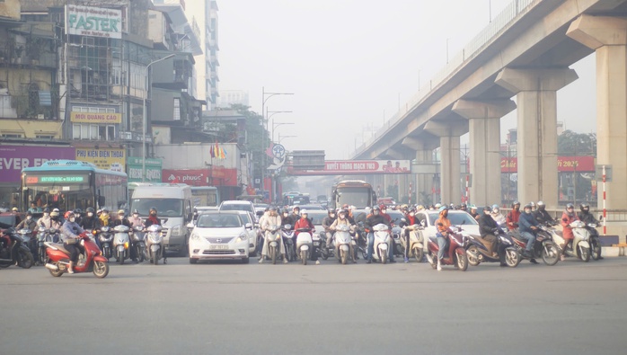 Tài xế xe ôm "khóc ròng" vì mức phạt tăng gấp hàng chục lần- Ảnh 1. Tài xế xe ôm "khóc ròng" vì mức phạt tăng gấp hàng chục lần- Ảnh 1.