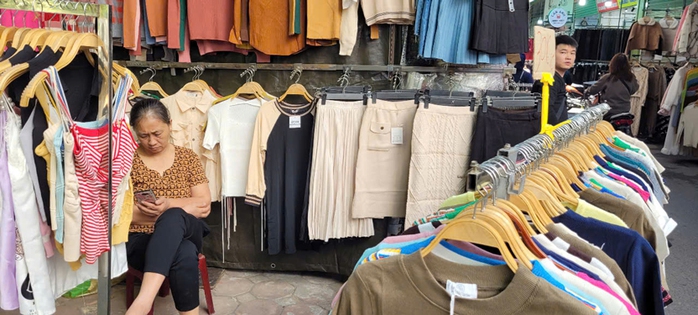 Tiểu thương chợ Ninh Hiệp buôn bán ế ẩm Tiểu thương chợ Ninh Hiệp buôn bán ế ẩm
