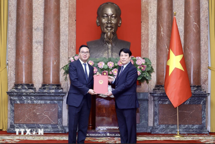 Chủ tịch nước Lương Cường trao Quyết định phong hàm Đại sứ- Ảnh 4. Chủ tịch nước Lương Cường trao Quyết định phong hàm Đại sứ- Ảnh 4.