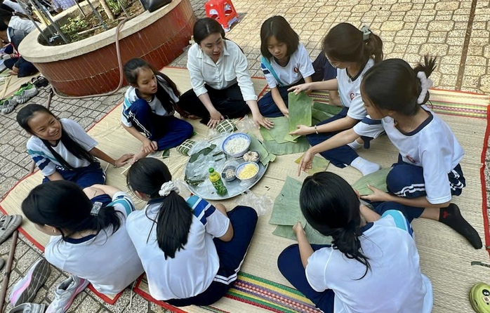 Tựu trường sớm để nghỉ Tết dài hơn- Ảnh 1. Tựu trường sớm để nghỉ Tết dài hơn- Ảnh 1.